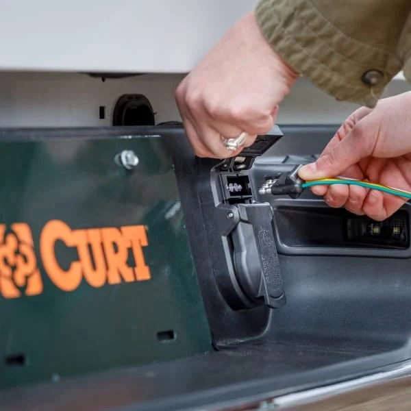 Plug in CURT 4-way flat trailer wiring