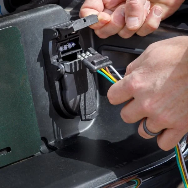 CURT dignhy towing wiring harness plug in