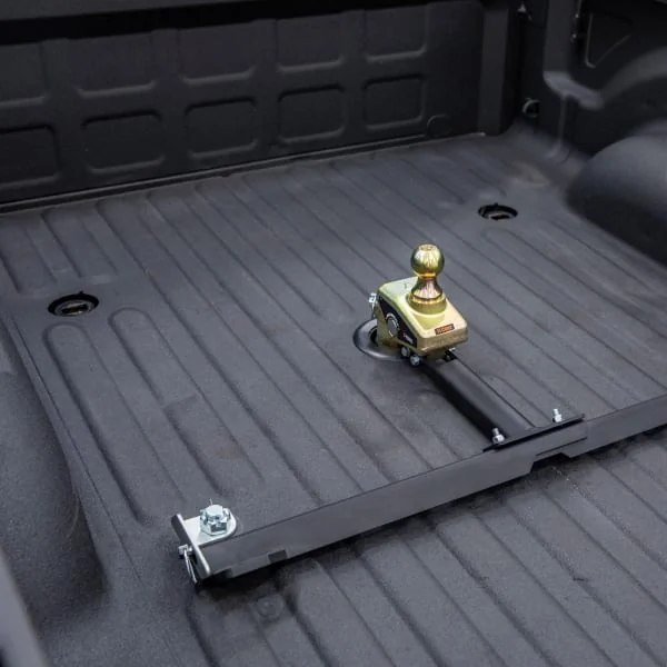 CURT Multi-Fit Gooseneck Hitch in Truck Bed