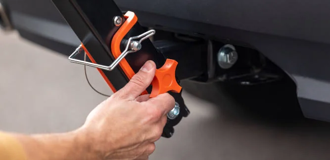 CURT ActiveLink Quick-Release Cargo Management System