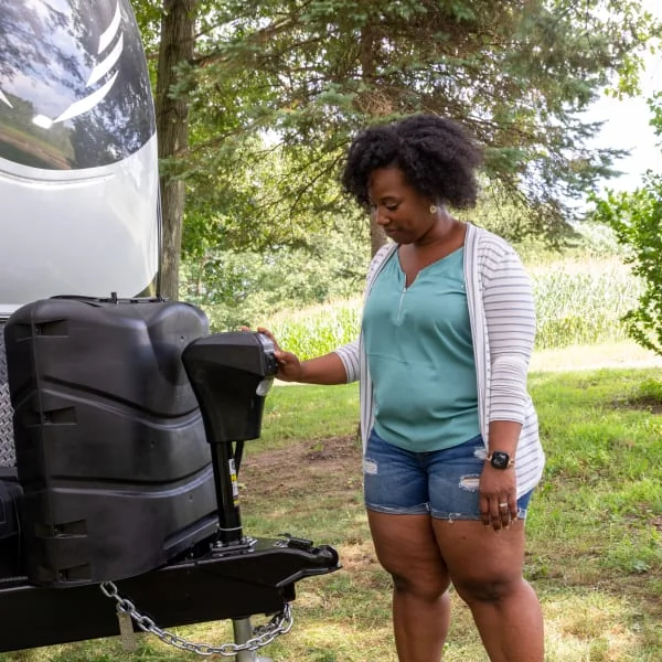 Power Tongue Jack Lifting Trailer