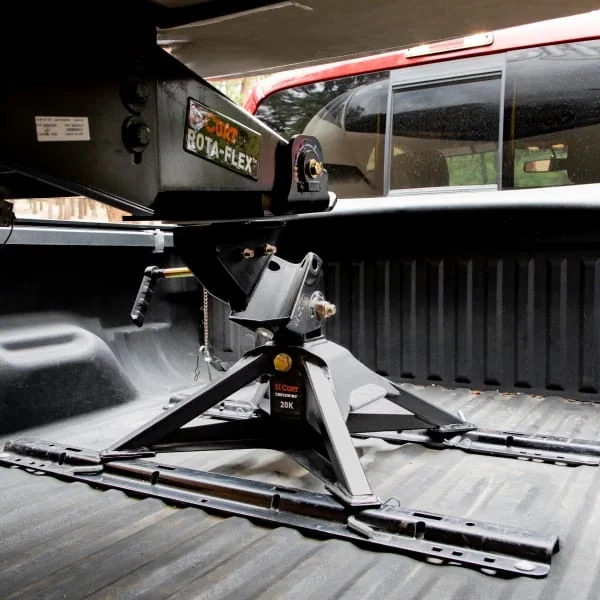 CURT CrossWing 5th Wheel Hitch and Rota-Flex Pin Box