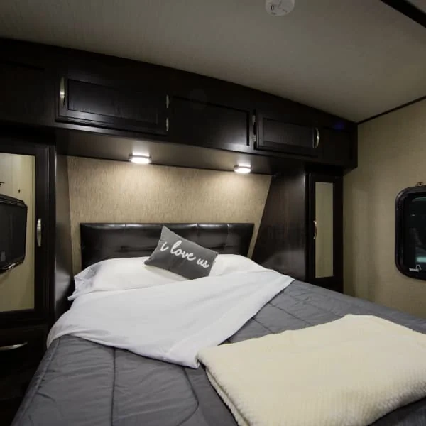 RV bed with microfiber sheets
