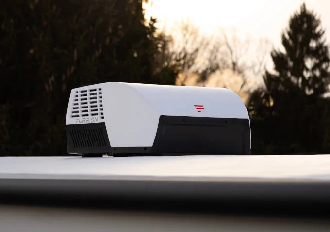 RV air conditioner