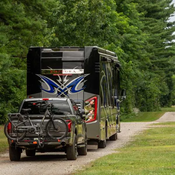 Motorhome towing pickup truck