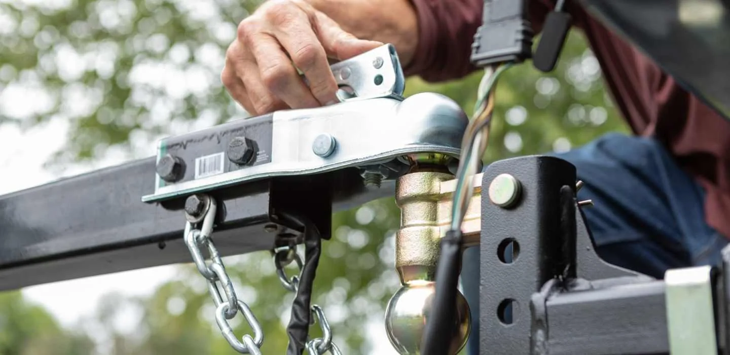 CURT Trailer Parts Hookup to Hitch