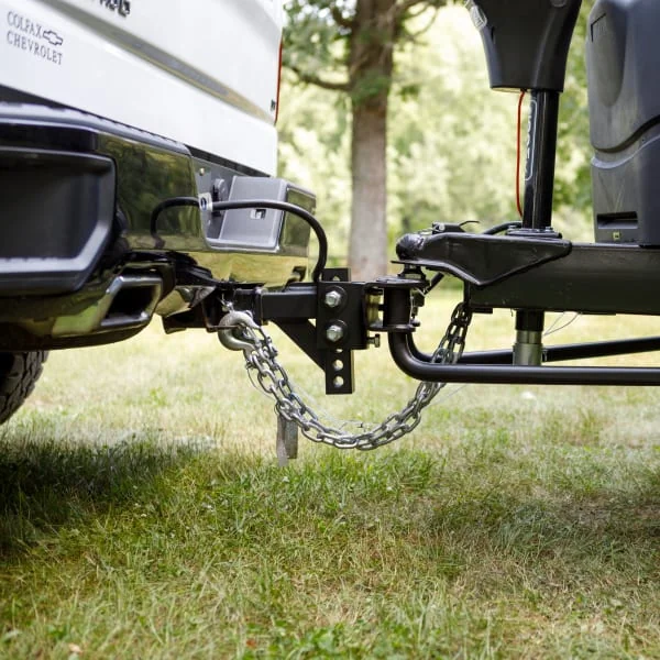 Weight distribution hitch hooked up
