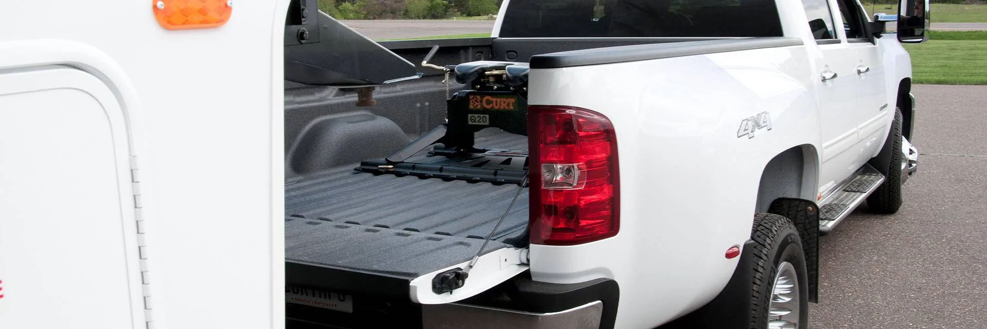 CURT Gooseneck to 5th wheel adapters transform your towing experience.