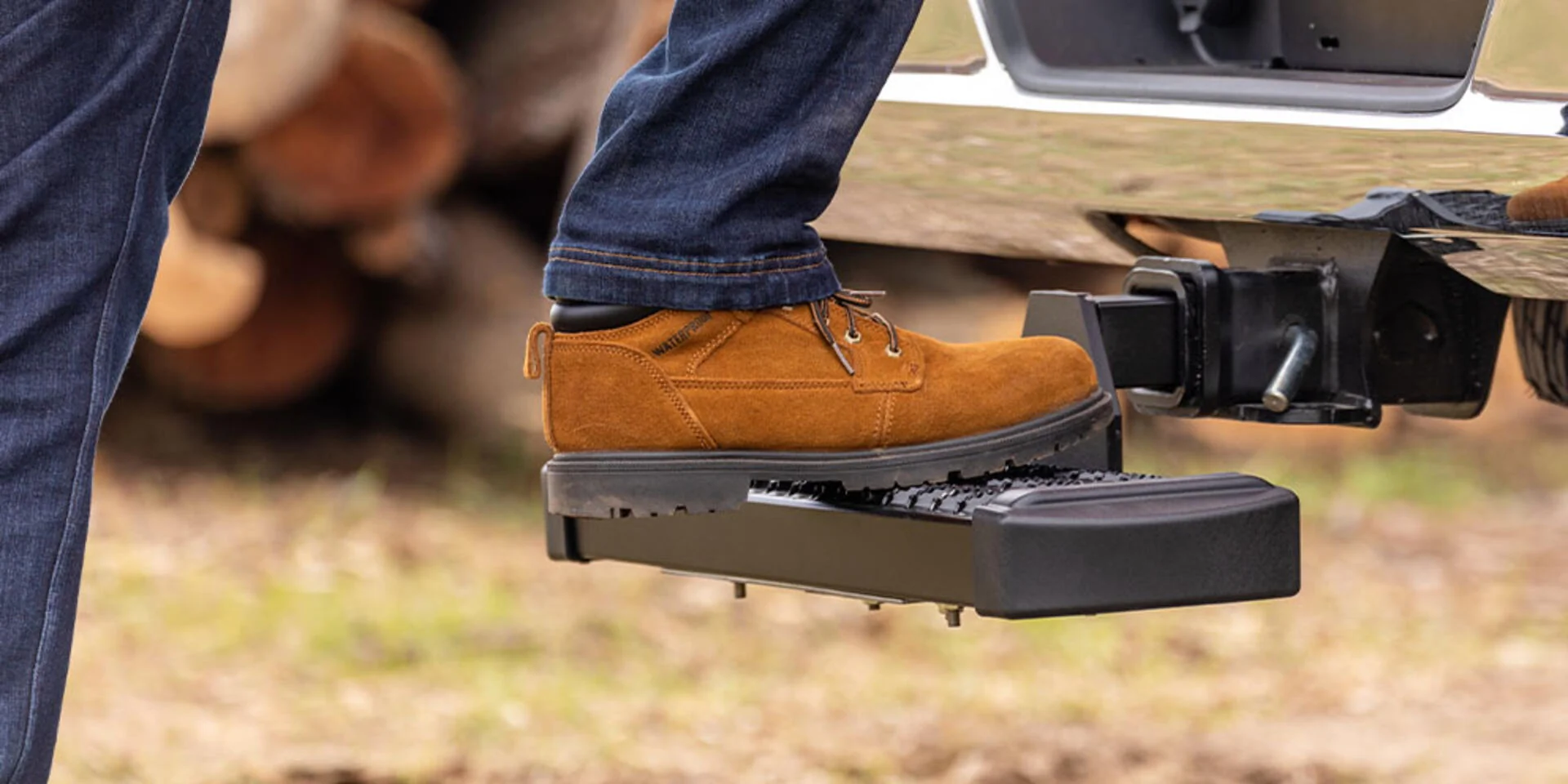 CURT receiver hitch accessories make towing easy.