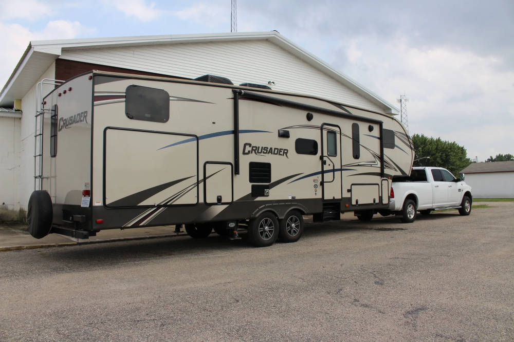 Backing a 5th wheel trailer up