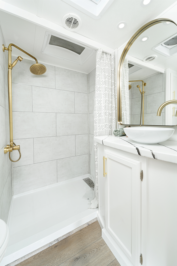 RV makeover ideas for a bathroom