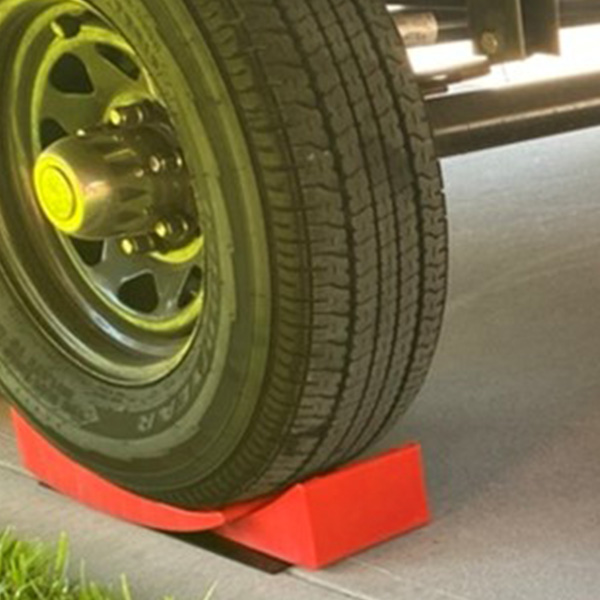 Curved leveling blocks underneath RV