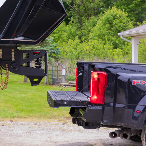 Gooseneck Pin Box Coupling to Truck Hitch