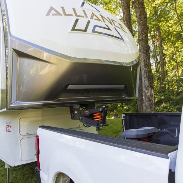 5th Wheel Trailer Connecting to Truck