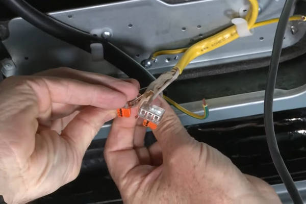 RV AC Wiring Connection