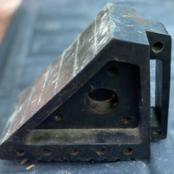 Rubber wheel chock