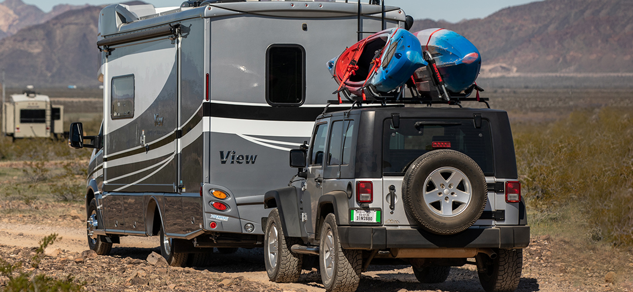 Jeep Wrangler Being Towed by RV Jeep Wrangler Being Towed by RV